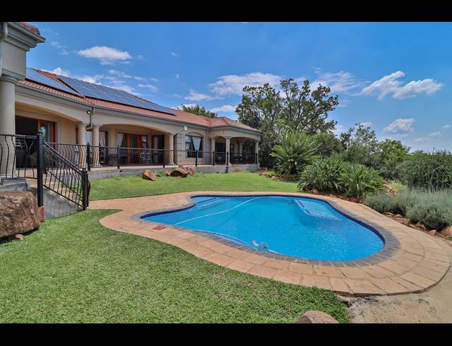 4 BEDROOM HOUSE FOR SALE IN LEEUWFONTEIN ESTATE